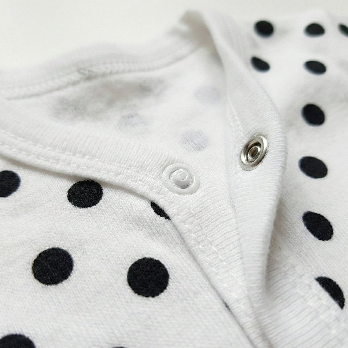 5 - Piece Newborn First Wear Set - Soft Cotton Dotted Design 0 - 3M - Comfort Cubz