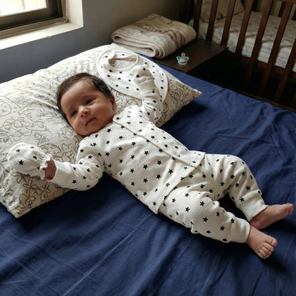 5 - Piece Newborn First Wear Set - Soft Cotton Star Design 0 - 3M - Comfort Cubz